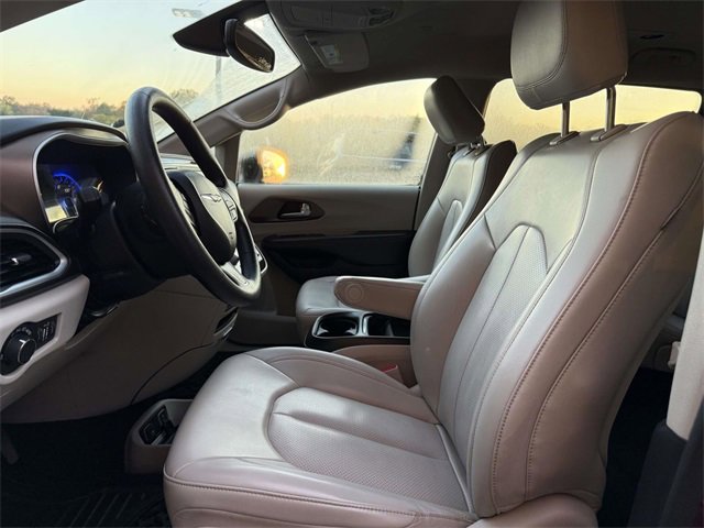 Used 2021 Chrysler Voyager Lxi image 9