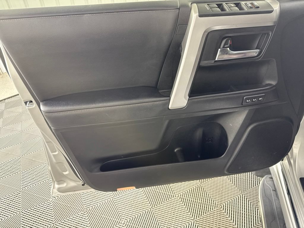 Used 2022 Toyota 4Runner Limited AWD/4WD image 11