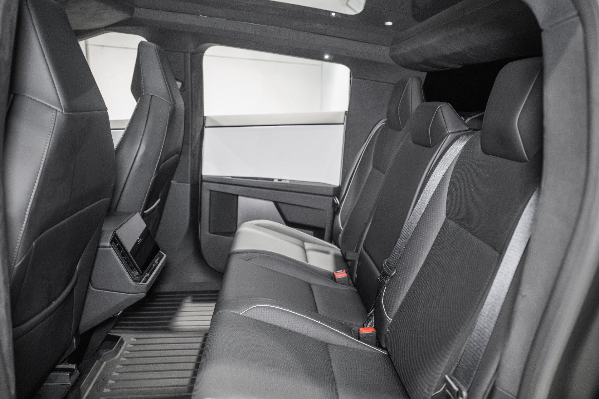 Used 2024 Tesla Cybertruck Cyberbeast AWD/4WD image 17