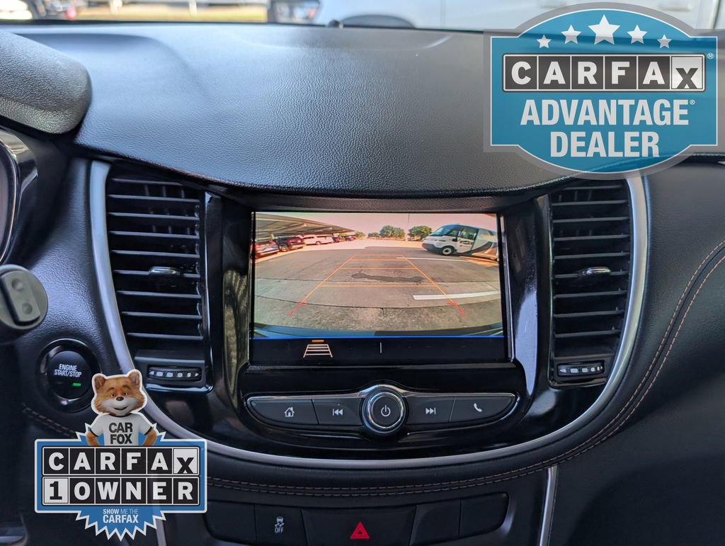 Certified 2022 Chevrolet Trax LT w/ Midnight Edition FWD image 8