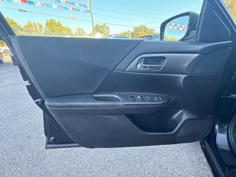 Used 2015 Honda Accord LX image 9