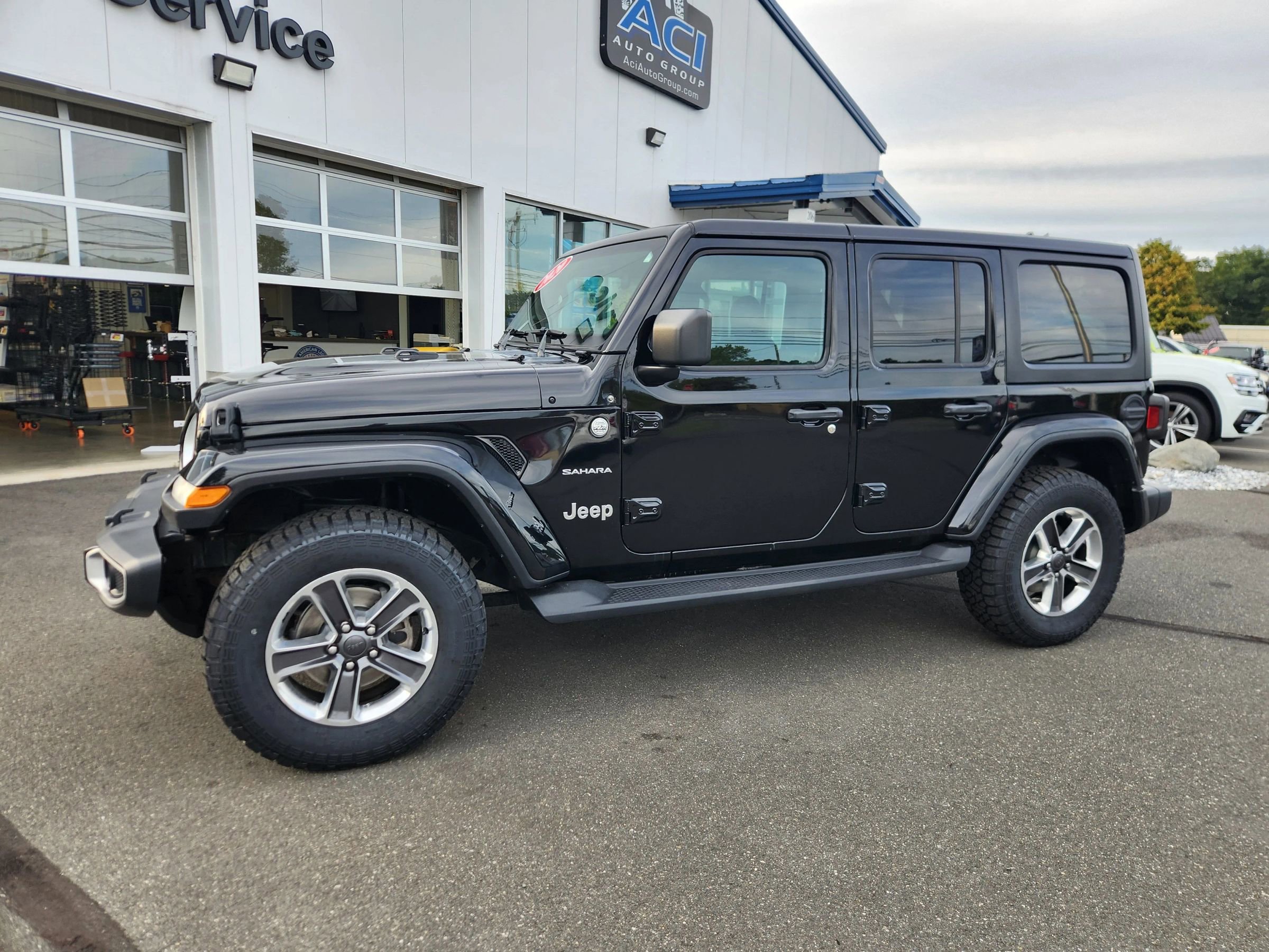 Used 2020 Jeep Wrangler Unlimited Sahara image 7