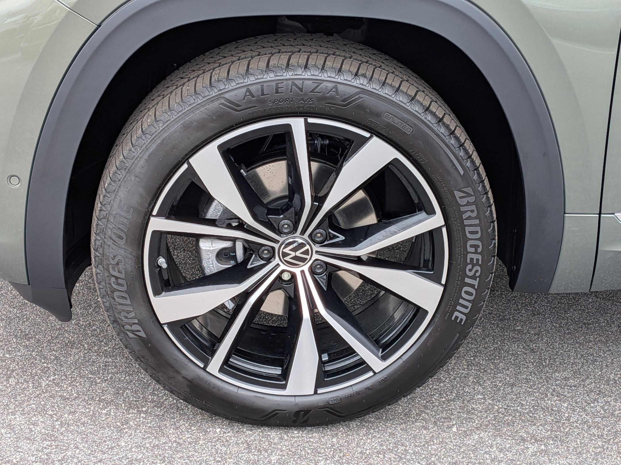 New 2026 Volkswagen Atlas Cross Sport SEL Premium R-Line AWD/4WD image 10