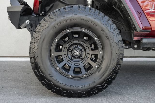 Used 2021 Jeep Wrangler Unlimited Rubicon w/ LED Lighting Group AWD/4WD image 16