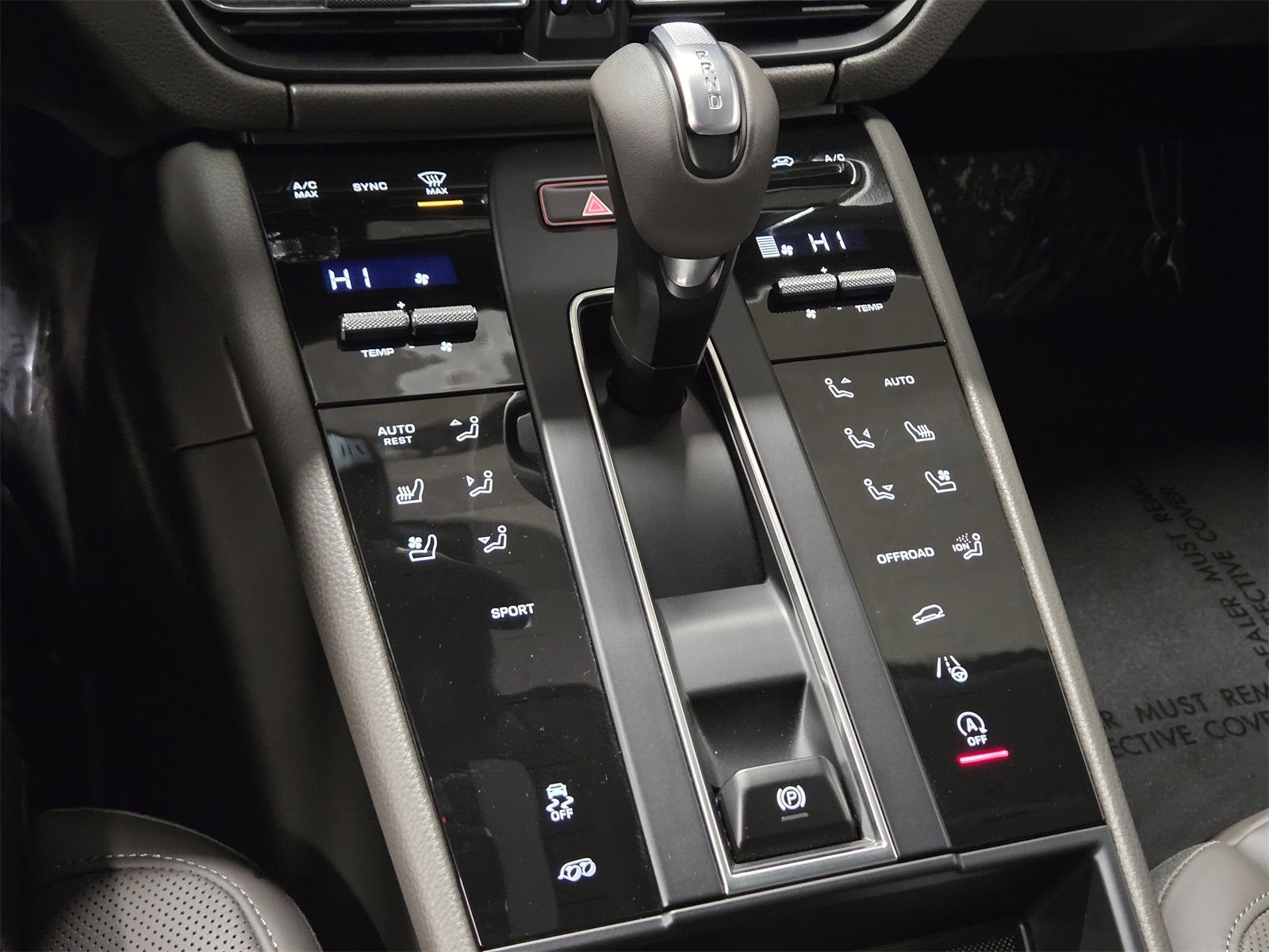 Certified 2025 Porsche Macan image 24