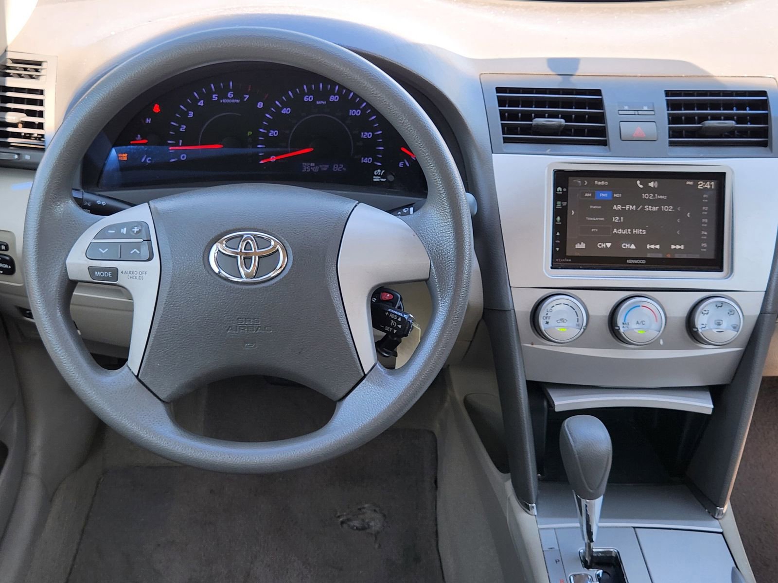 Used 2011 Toyota Camry LE image 29