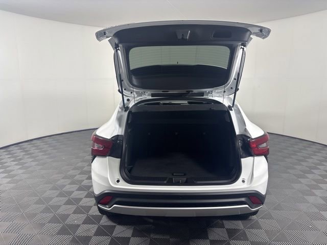 Used 2025 Chevrolet Trax LT w/ Driver Confidence Package FWD image 21