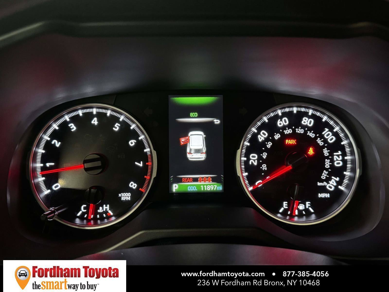 Used 2022 Toyota RAV4 LE AWD/4WD image 24
