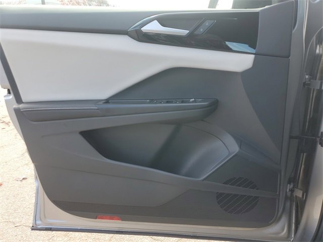 Certified 2025 Volkswagen Taos S image 28