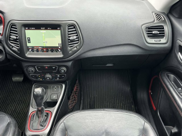 Used 2018 Jeep Compass Trailhawk w/ Leather Interior Group AWD/4WD image 22