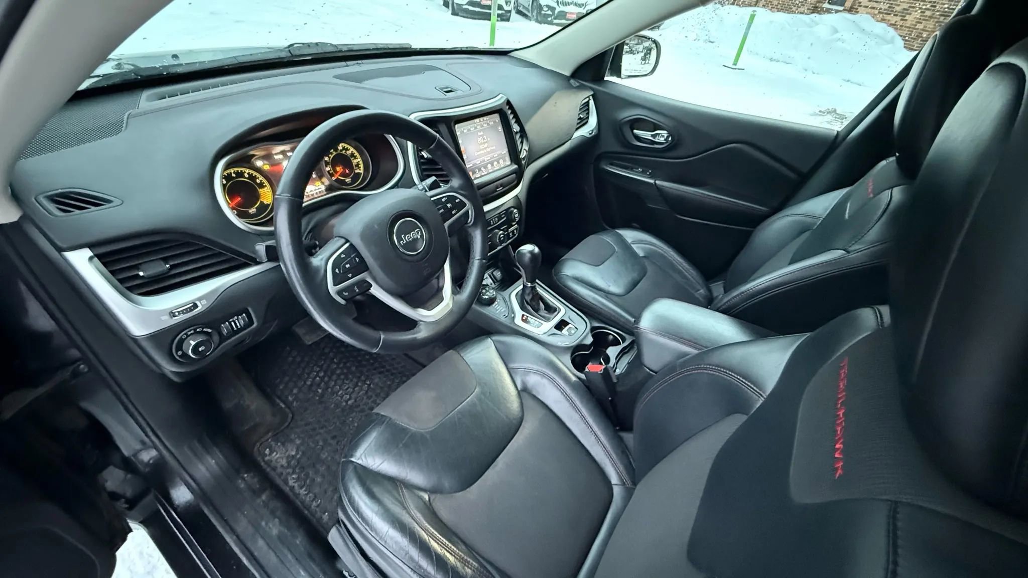 Used 2016 Jeep Cherokee Trailhawk image 15