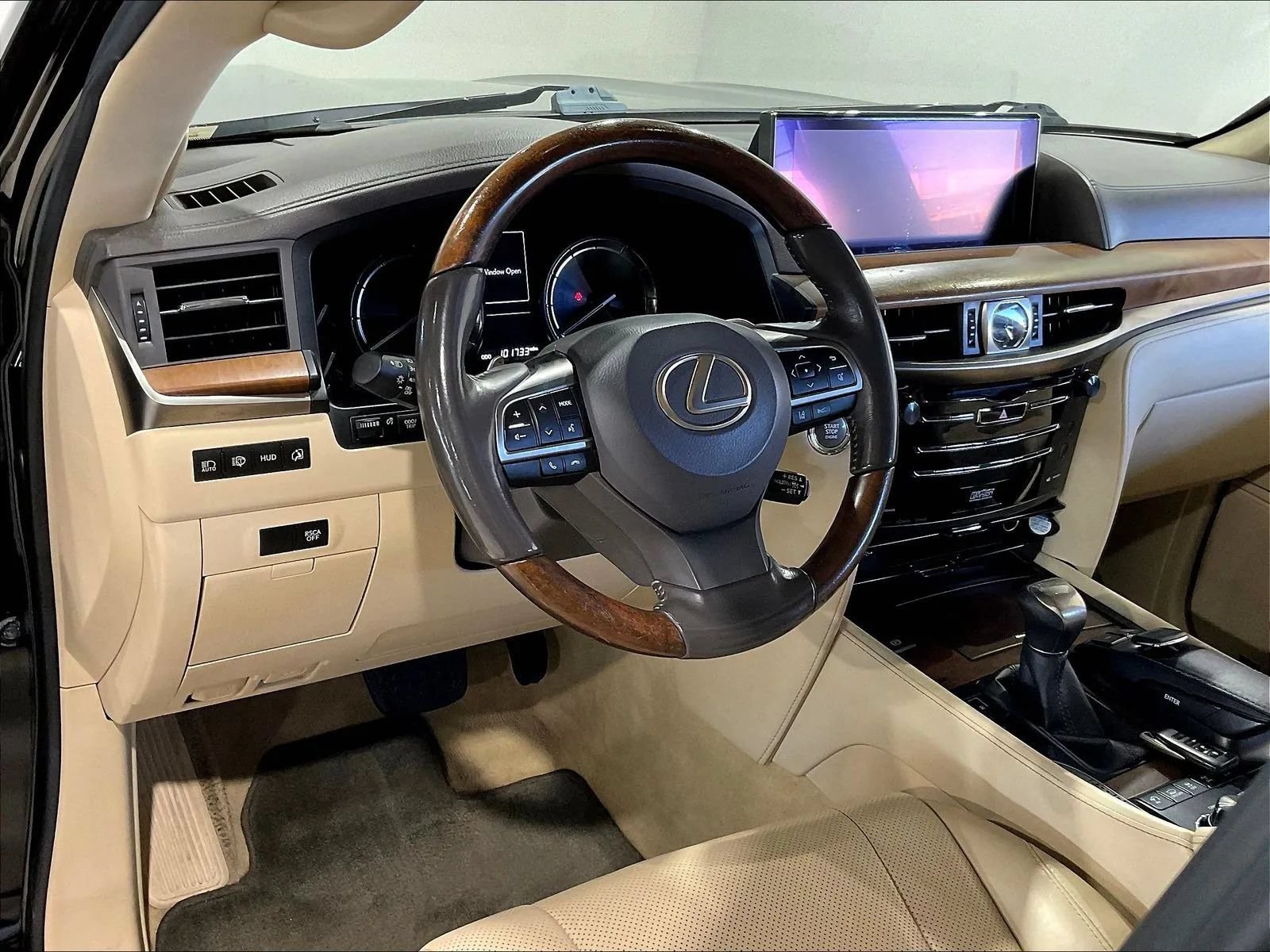 Used 2017 Lexus LX 570 4WD w/ Luxury Package image 11