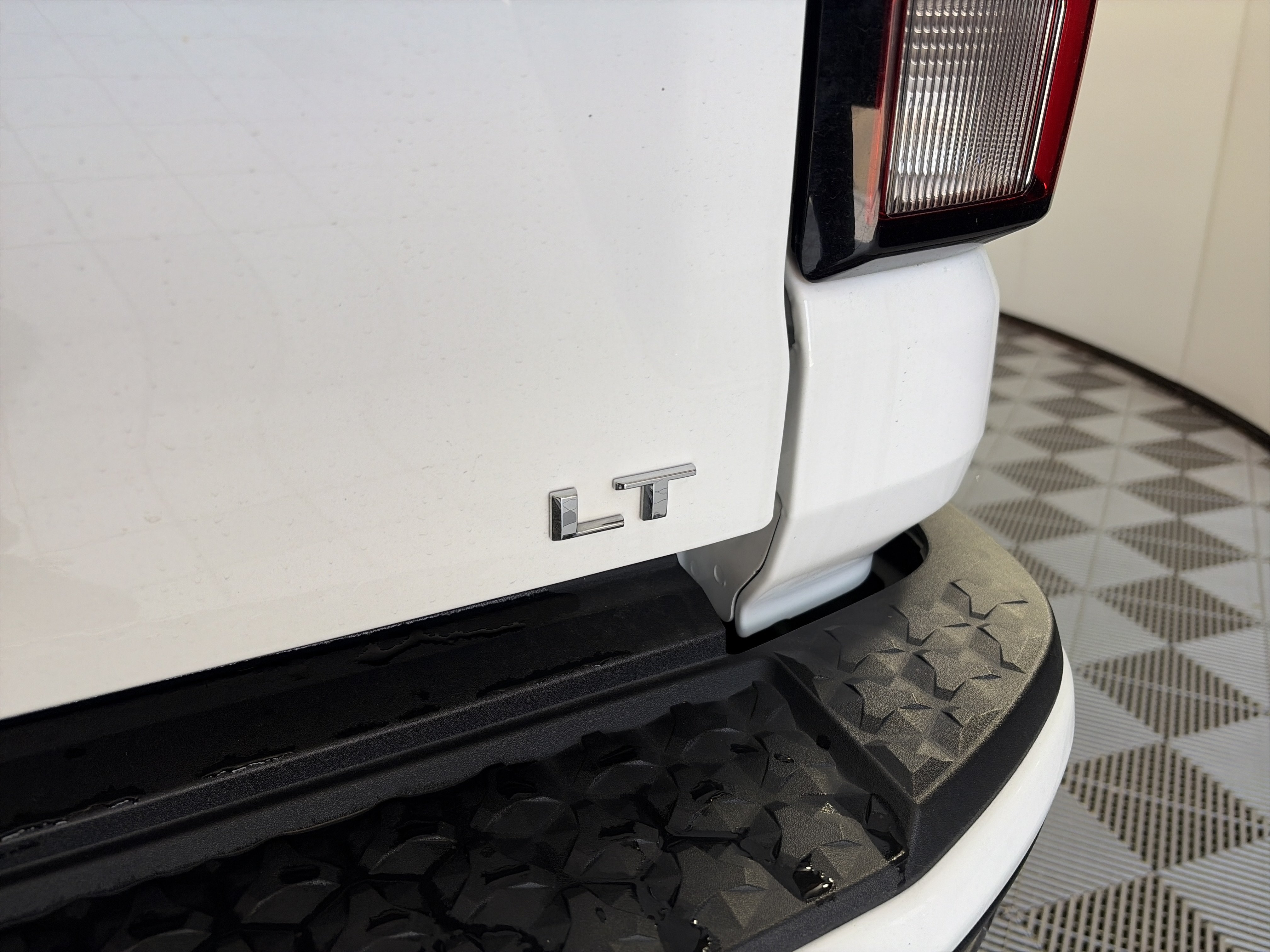 Certified 2024 Chevrolet Colorado LT w/ LT Convenience Package AWD/4WD image 17