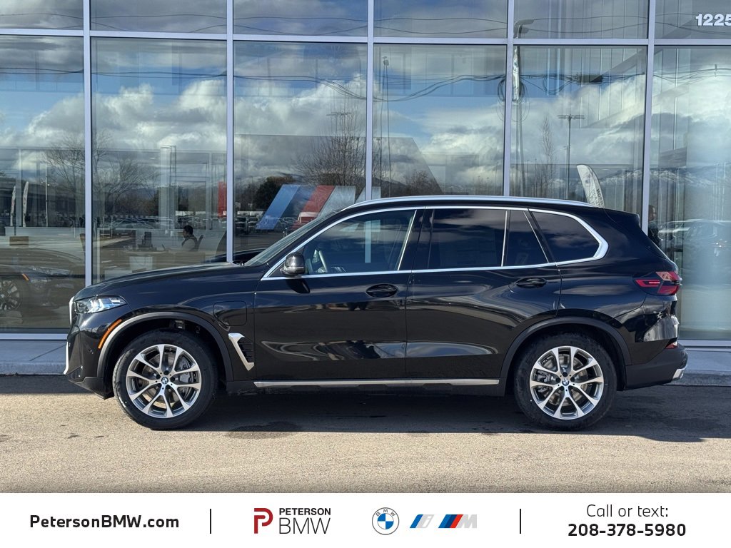 New 2026 BMW X5 xDrive50e image 3
