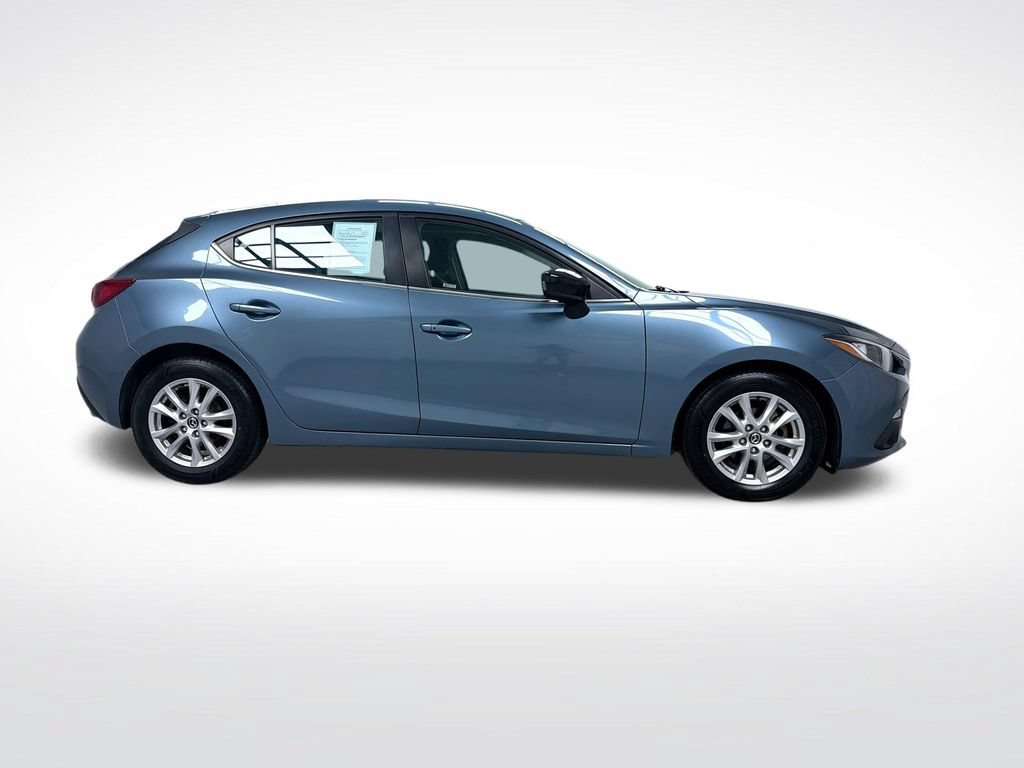 Used 2016 MAZDA MAZDA3 i Touring w/ Popular Equipment Package FWD image 10