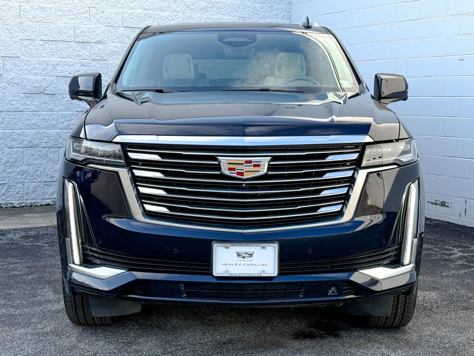 Used 2021 Cadillac Escalade Premium Luxury Platinum image 2