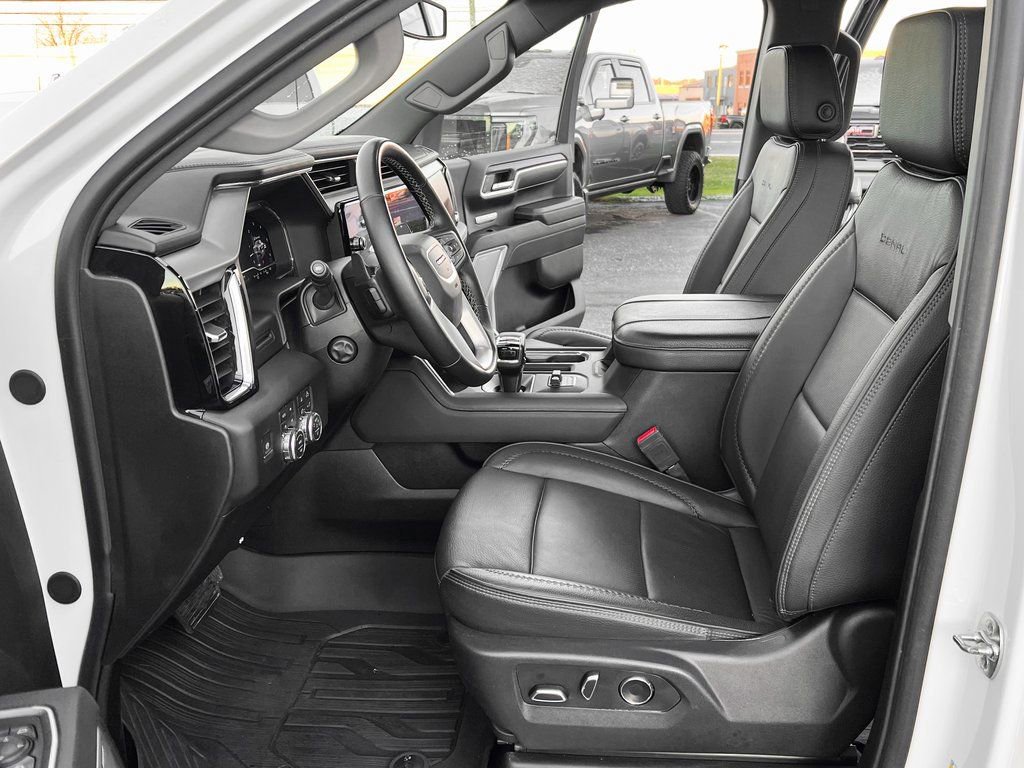 Used 2025 GMC Sierra 1500 Denali image 2