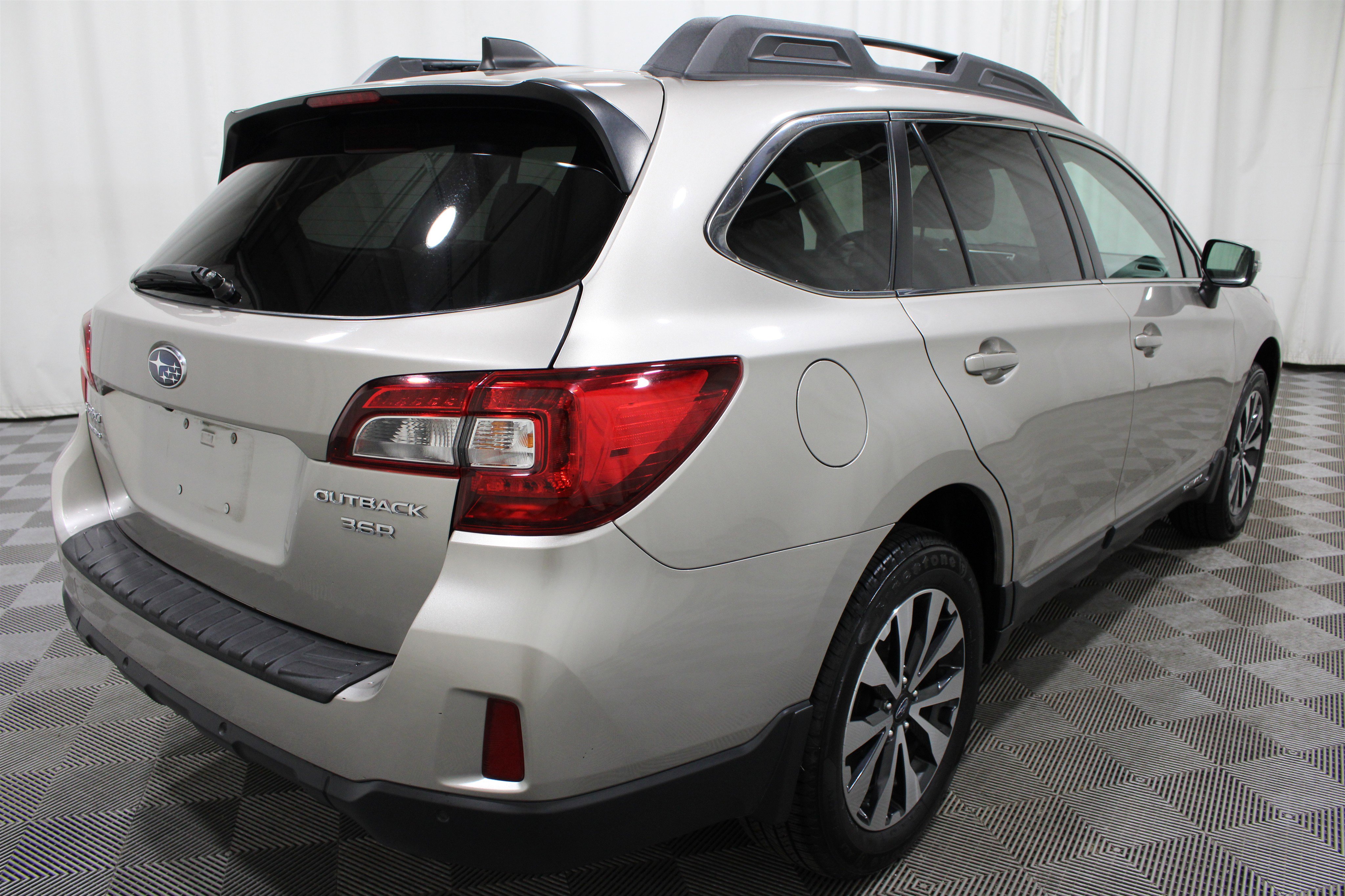 Used 2017 Subaru Outback 3.6R Limited image 33
