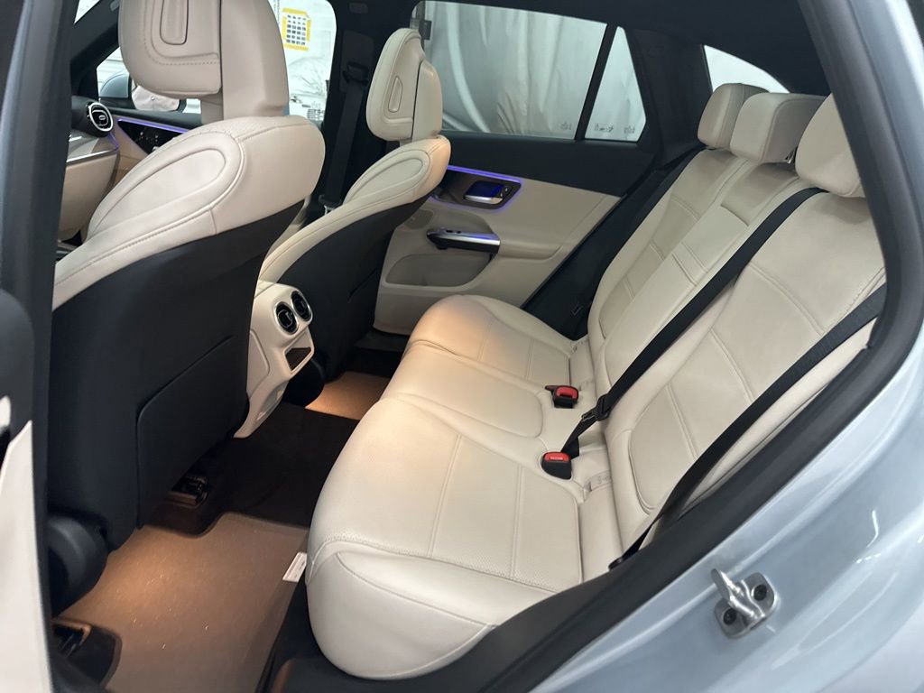 Used 2026 Mercedes-Benz GLC 300 image 22