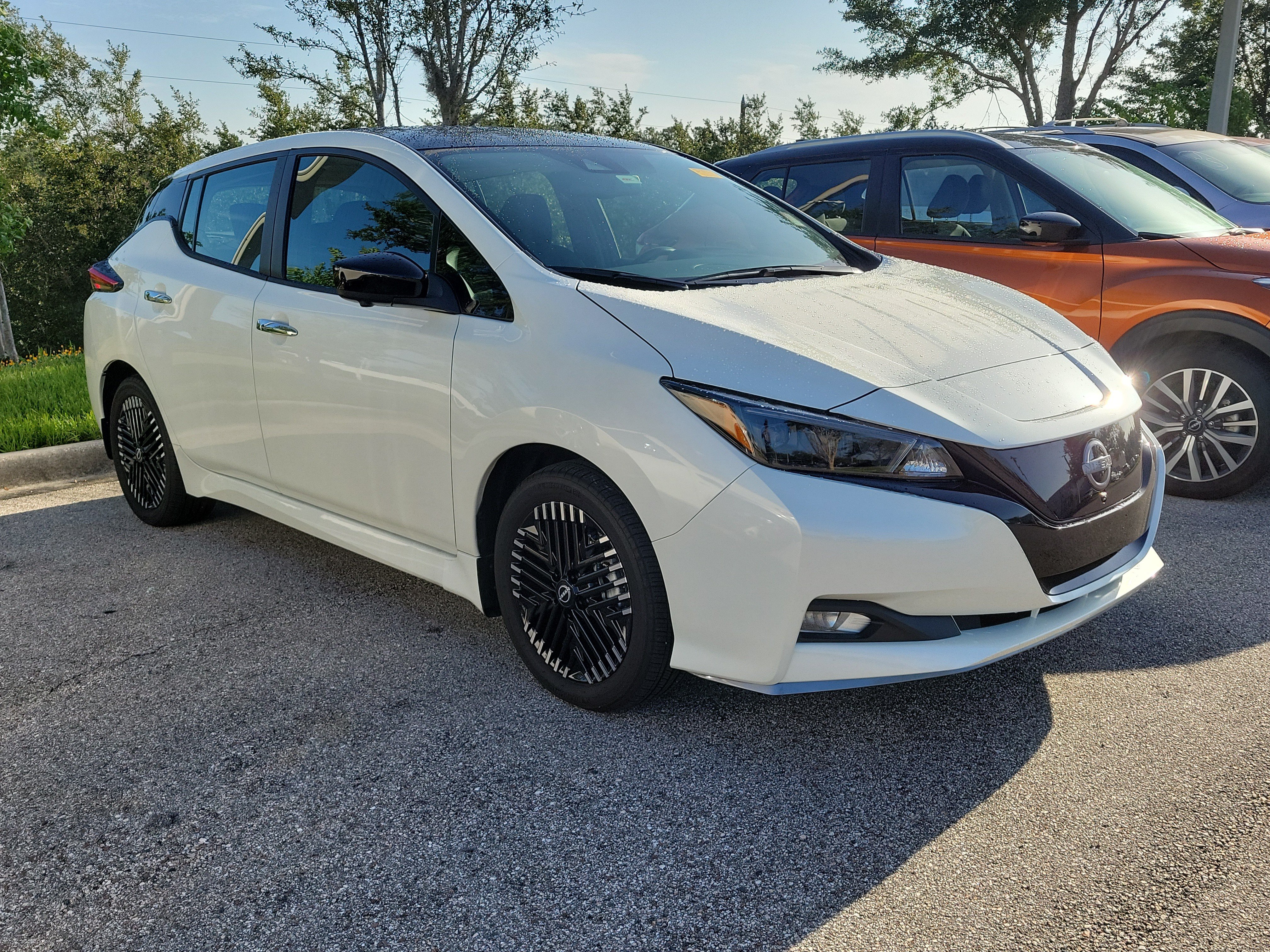 Certified 2023 Nissan Leaf SV Plus FWD image 2