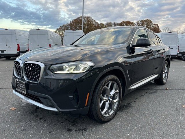 Used 2024 BMW X4 xDrive30i image 3