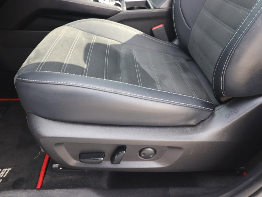 Used 2024 Mitsubishi Outlander SE Black Edition image 17