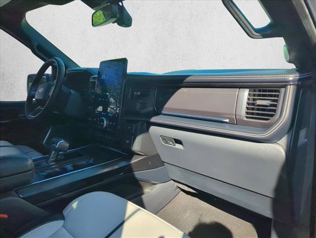 Used 2022 Ford F150 Lightning Platinum AWD/4WD image 26