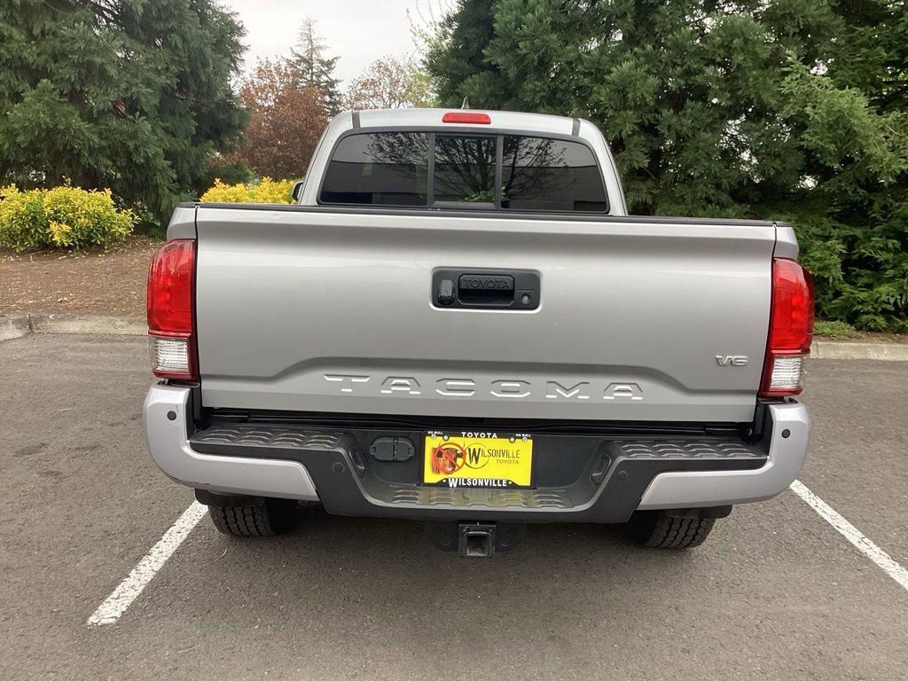 Used 2016 Toyota Tacoma TRD Off-Road w/ Premium & Technology Package AWD/4WD image 21