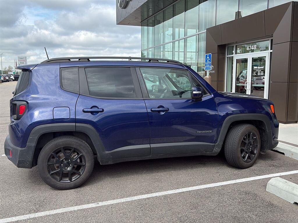 Used 2020 Jeep Renegade Altitude FWD image 6