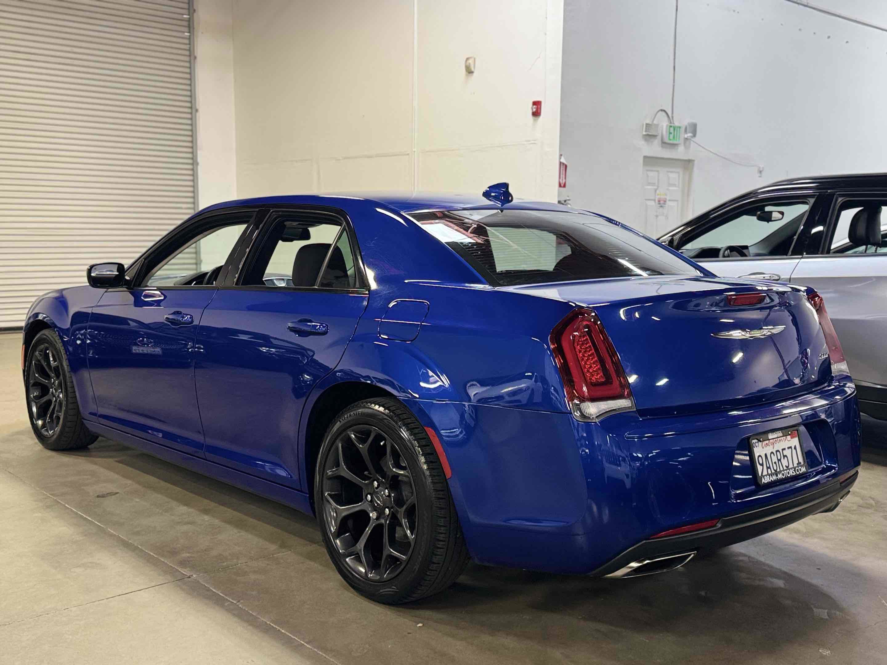 Used 2019 Chrysler 300 Touring w/ Sport Appearance Package image 74