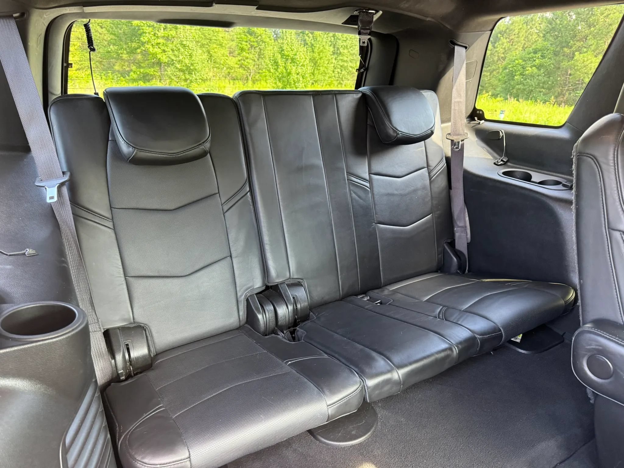 Used 2015 Cadillac Escalade Platinum RWD image 13