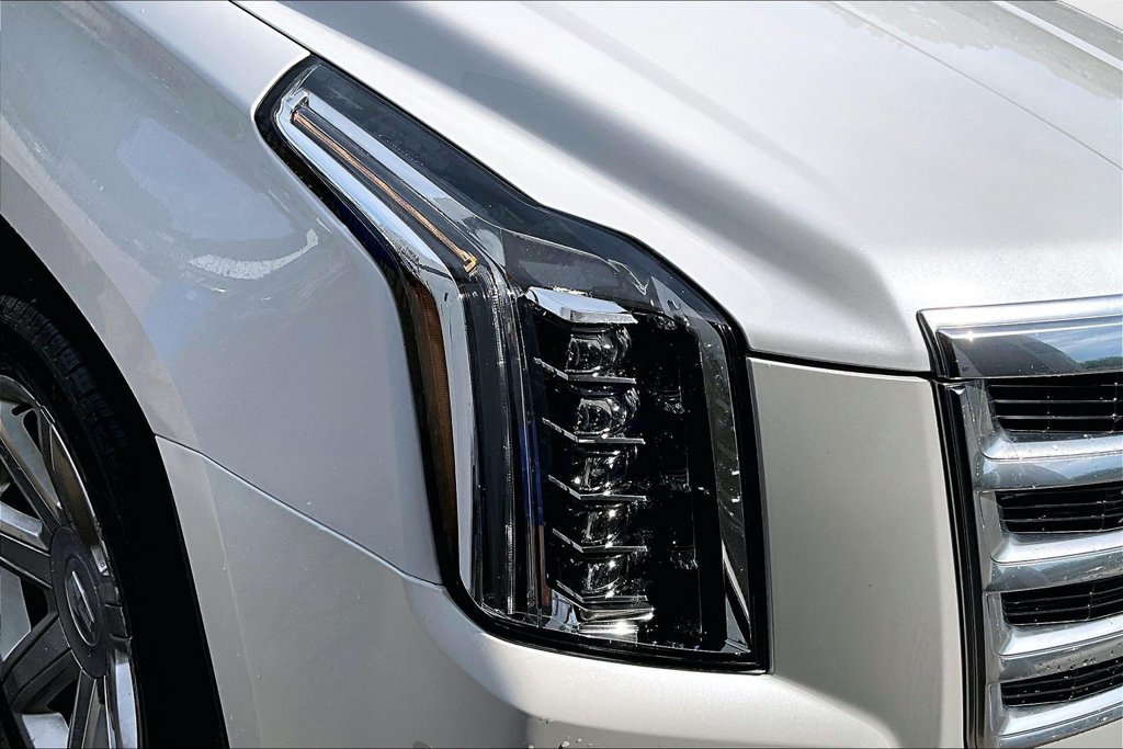 Used 2017 Cadillac Escalade ESV Luxury AWD/4WD image 33