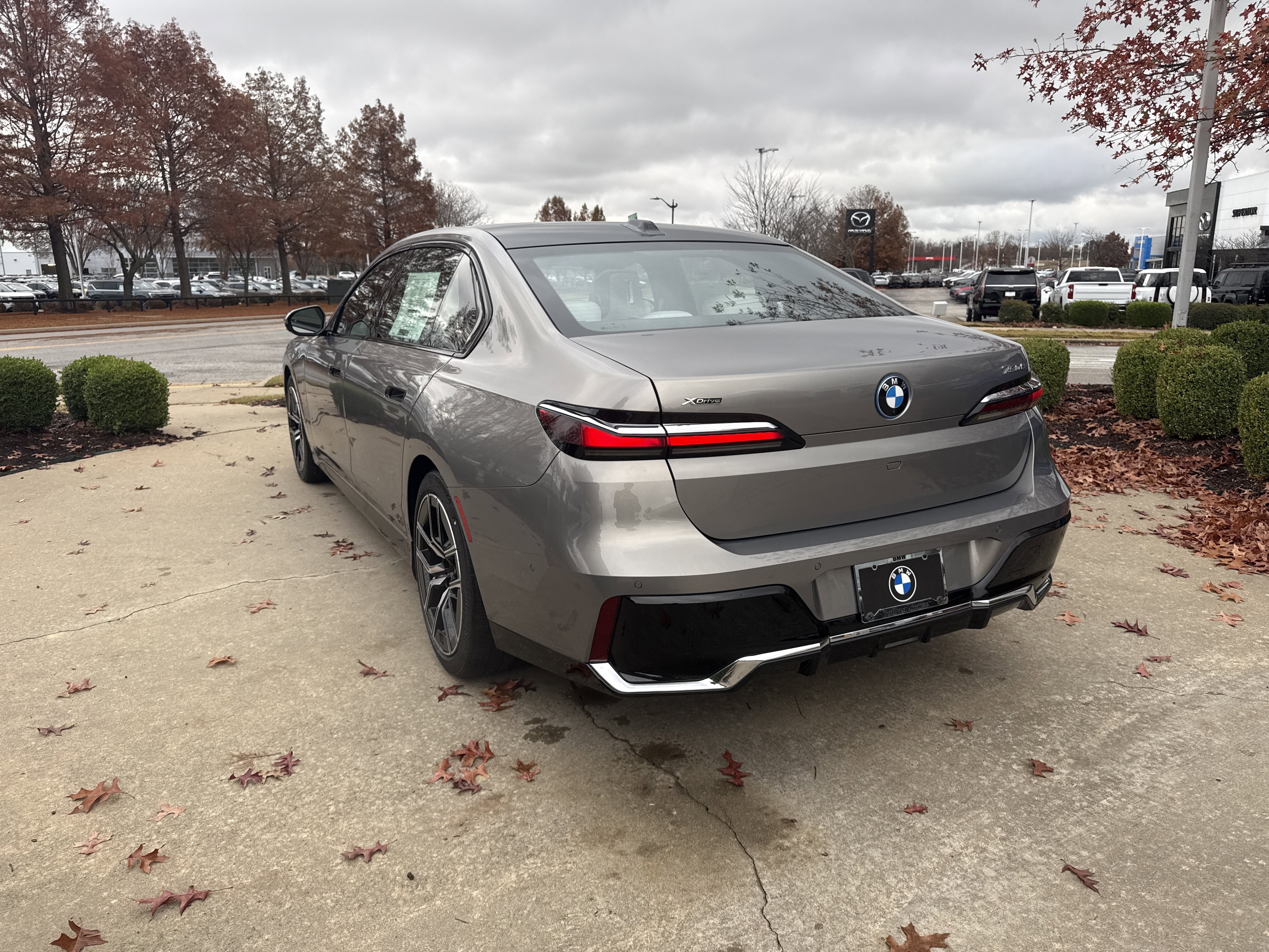 New 2026 BMW 750e xDrive AWD/4WD image 3
