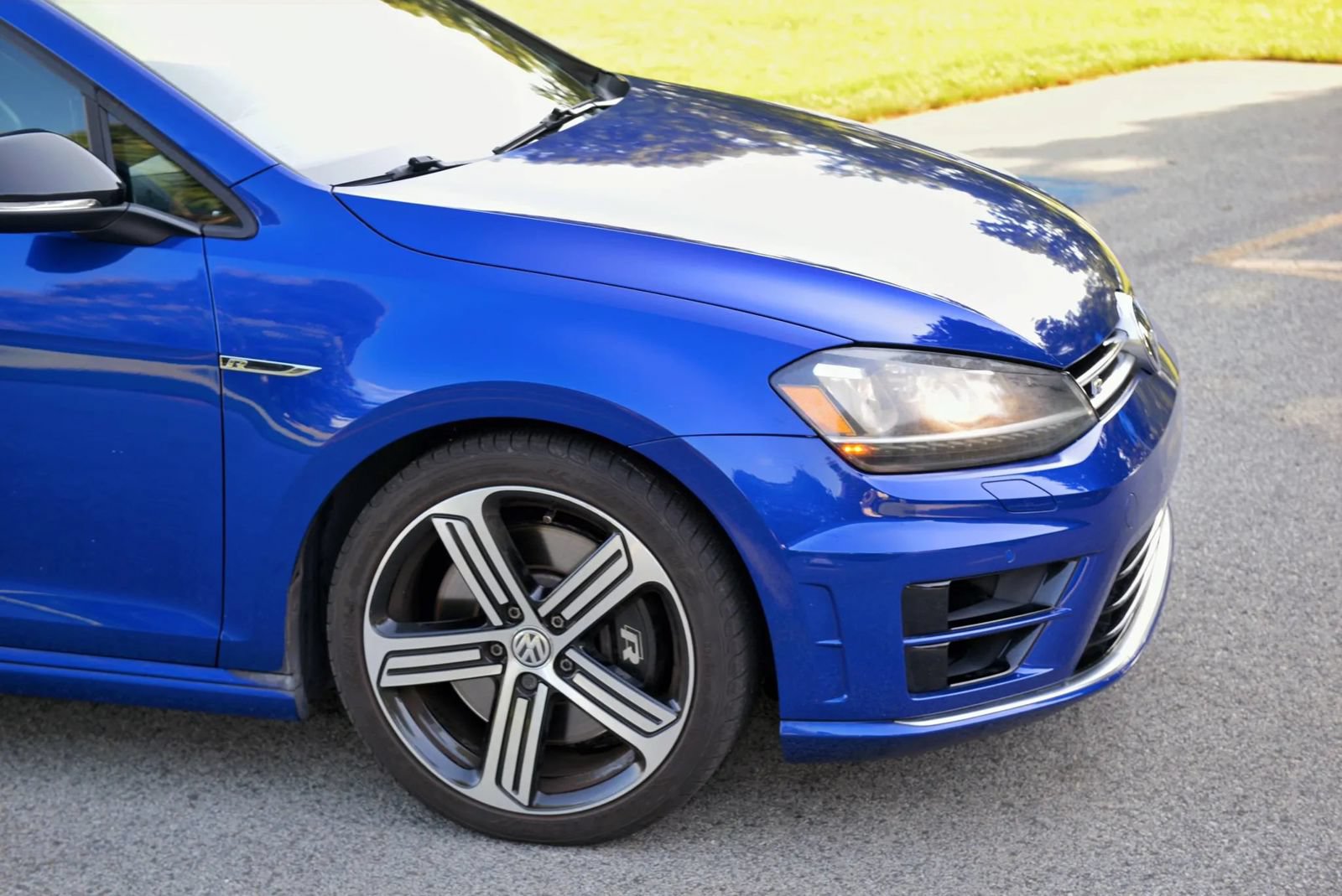 Used 2015 Volkswagen Golf R 4-Door AWD/4WD image 10