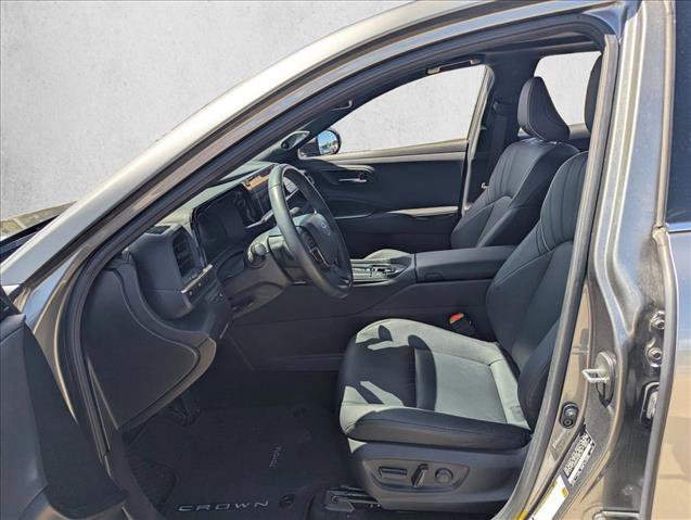 Certified 2023 Toyota Crown Limited image 14