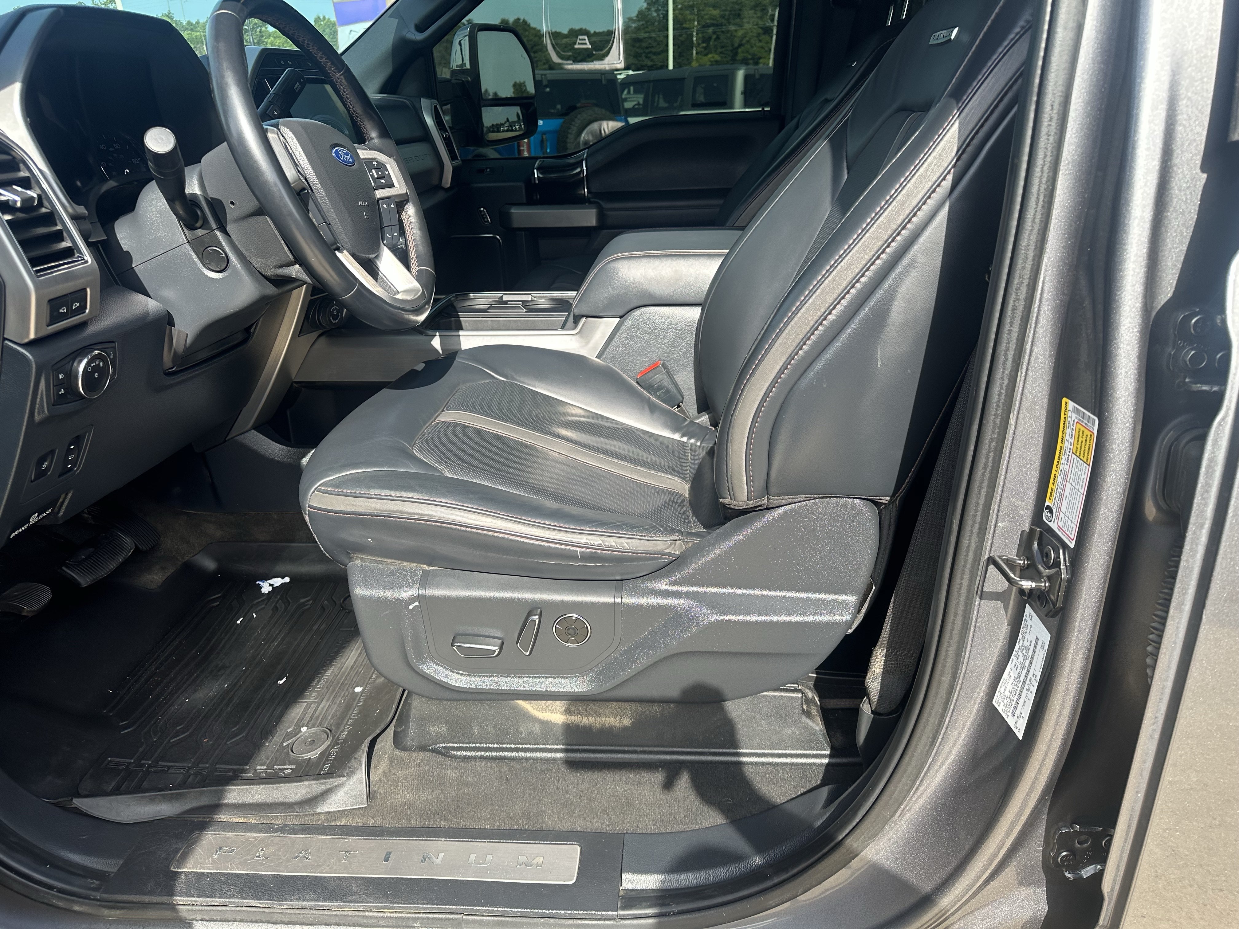 Used 2022 Ford F350 Platinum AWD/4WD image 15