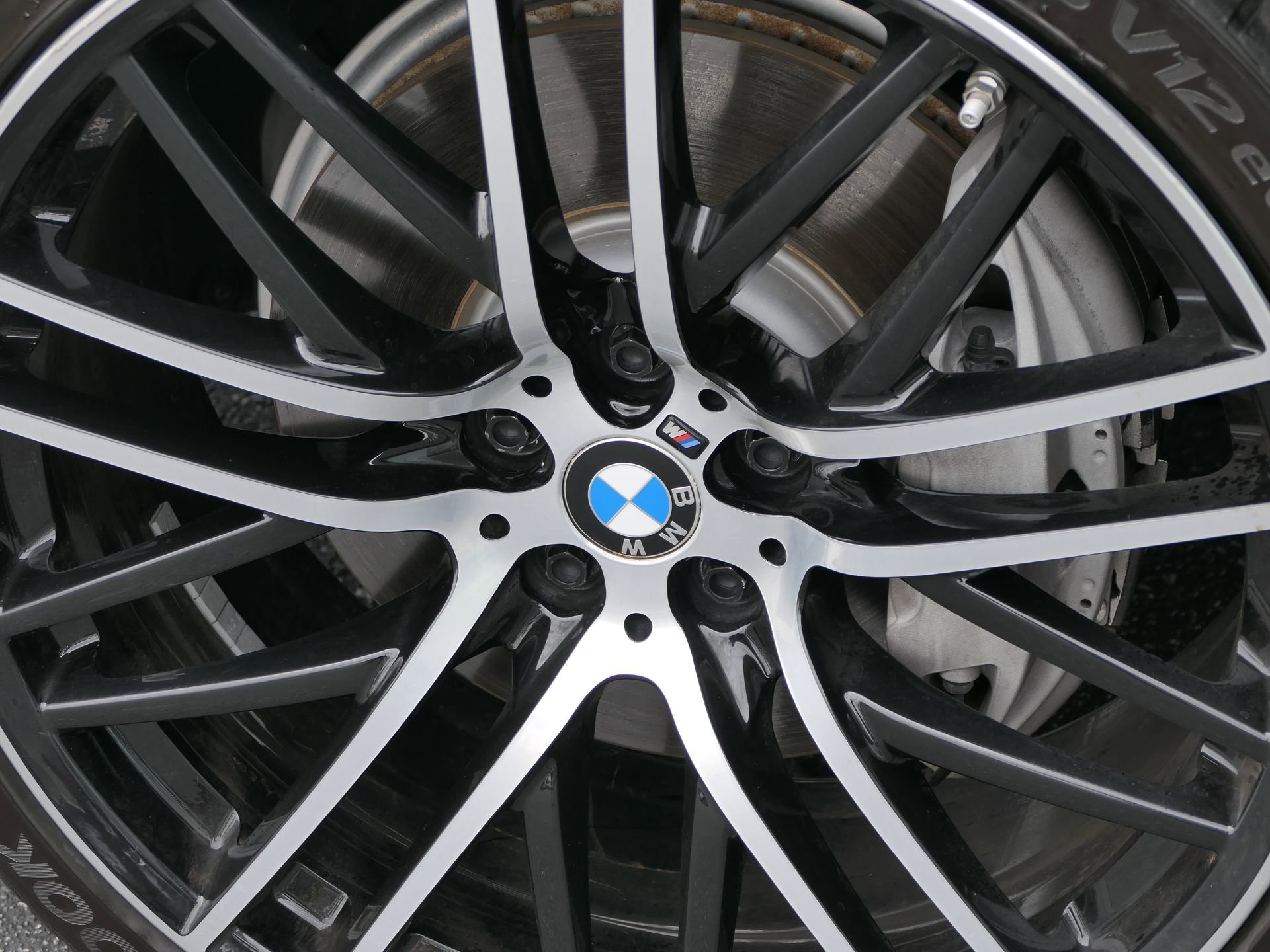 Used 2019 BMW 740i w/ M Sport Package RWD image 11