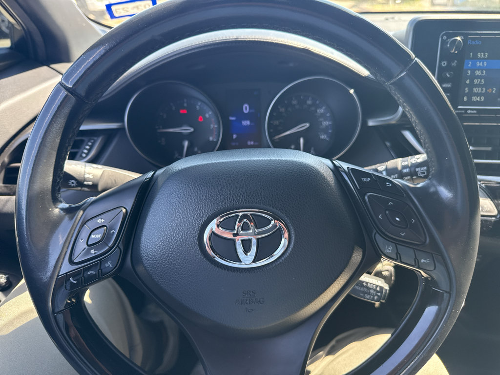 Used 2018 Toyota C-HR XLE FWD image 11