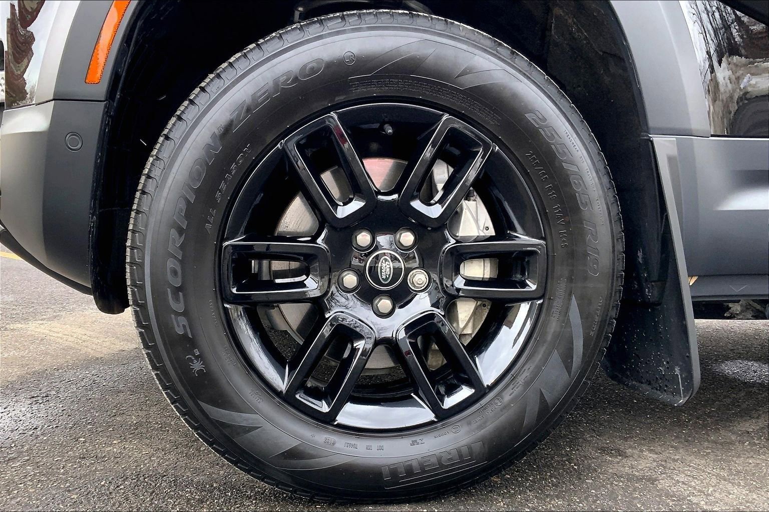 Used 2025 Land Rover Defender 110 S image 10