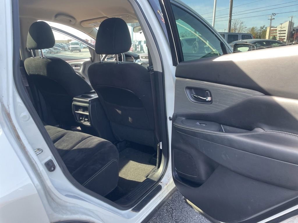 Used 2017 Nissan Murano S image 33