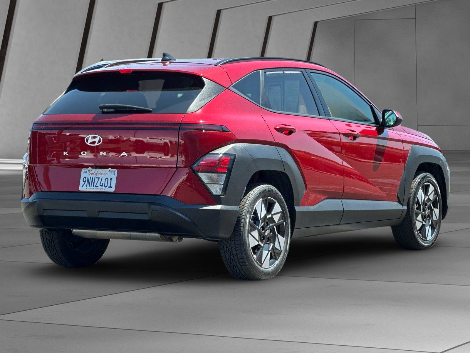Used 2024 Hyundai Kona SEL FWD image 4