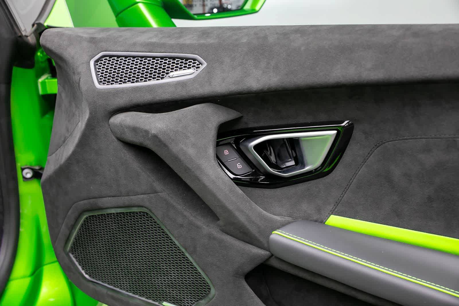 Used 2024 Lamborghini Huracan Tecnica RWD image 39