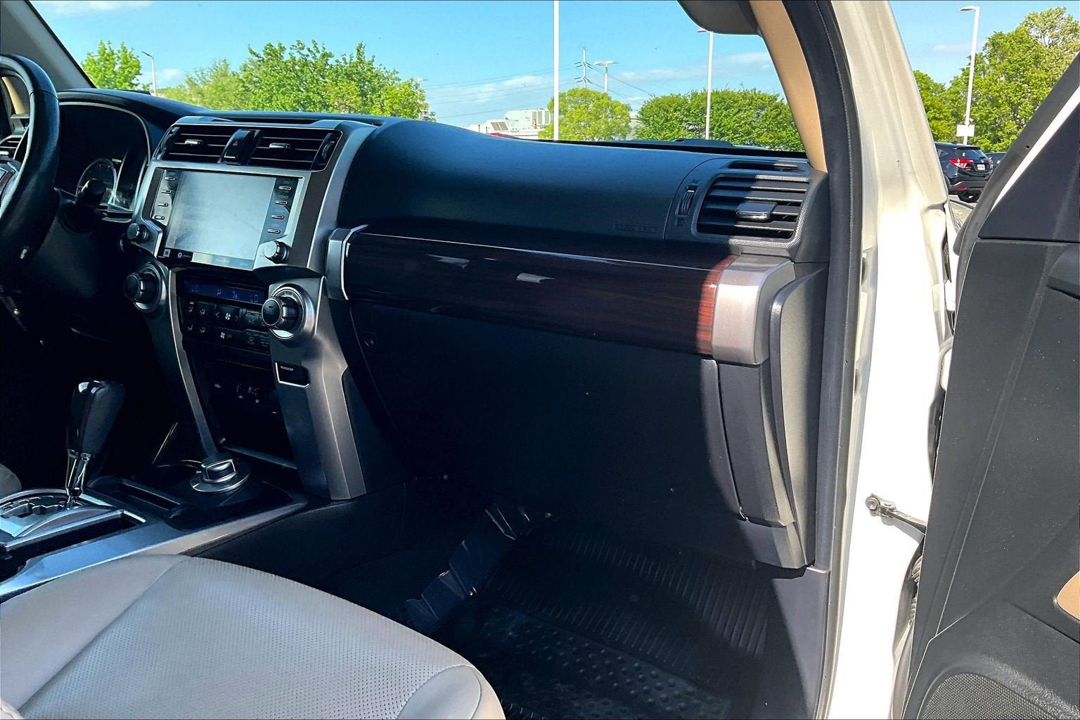 Used 2023 Toyota 4Runner Limited AWD/4WD image 15