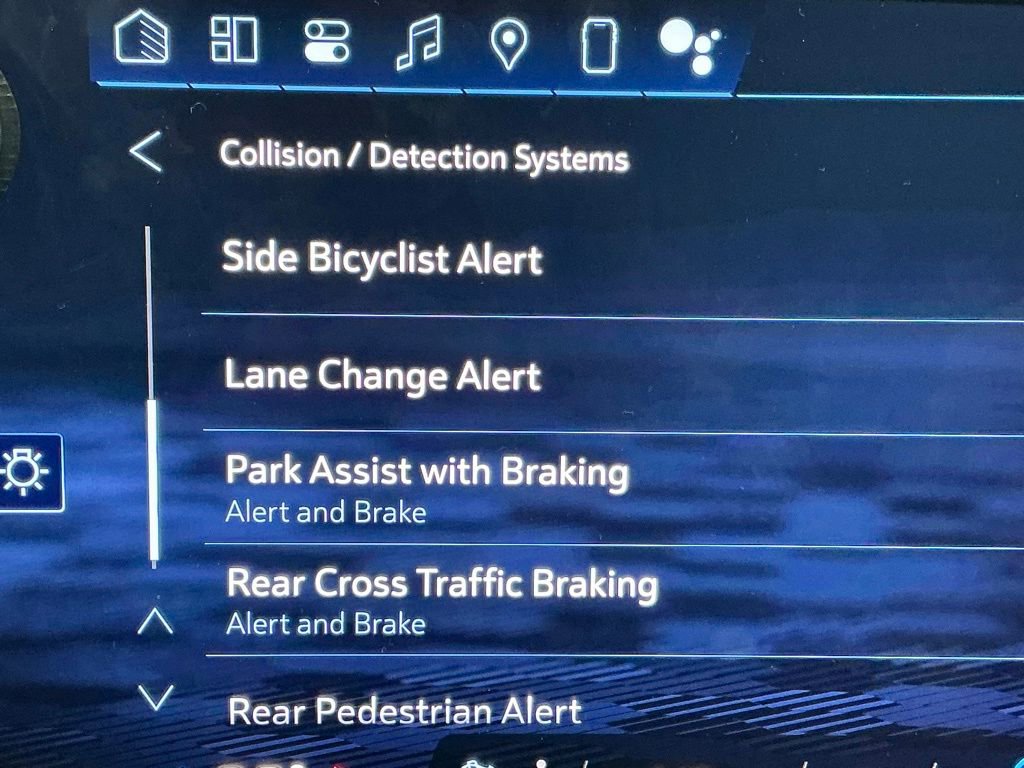 Used 2024 Chevrolet Traverse LT image 15