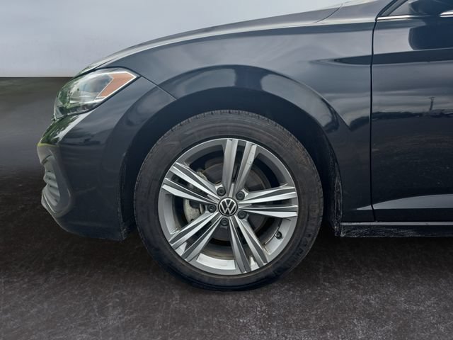 Used 2024 Volkswagen Jetta SE FWD image 14