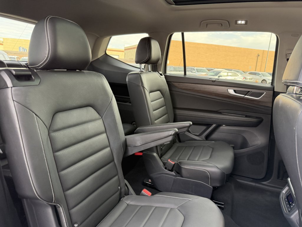 Used 2024 Volkswagen Atlas SEL AWD/4WD image 45