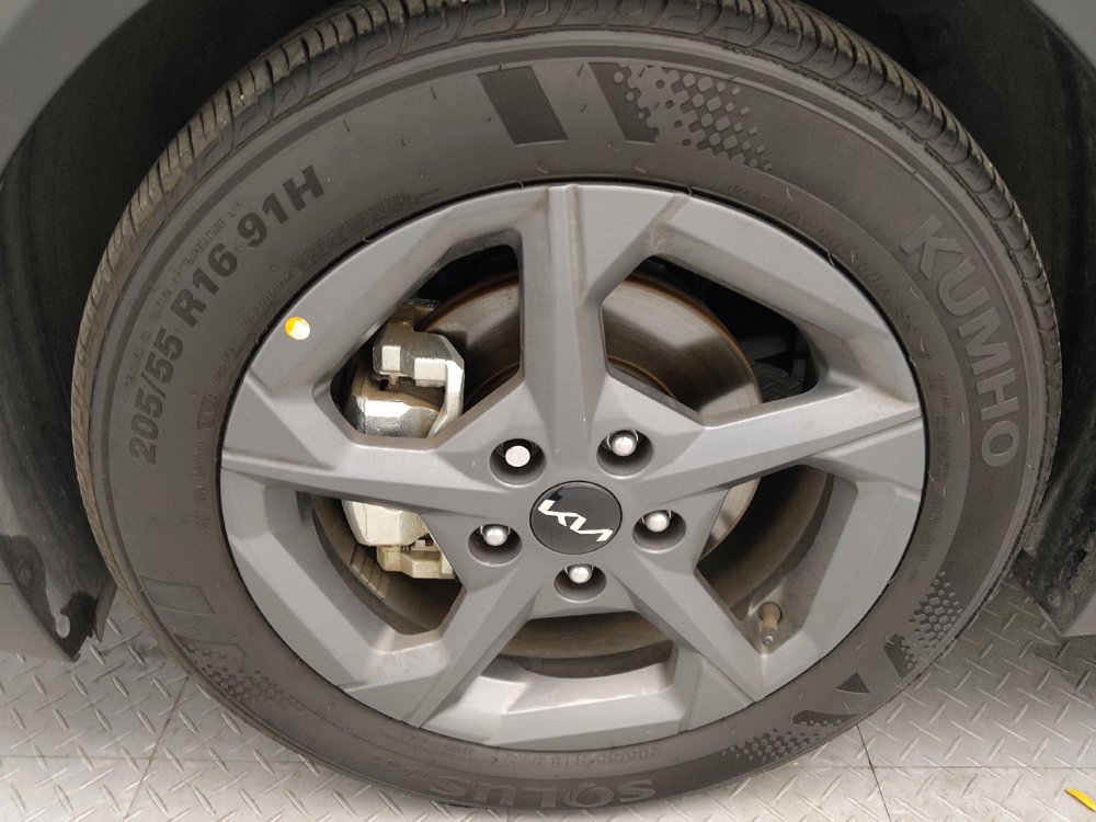 Used 2025 Kia K4 FWD image 31