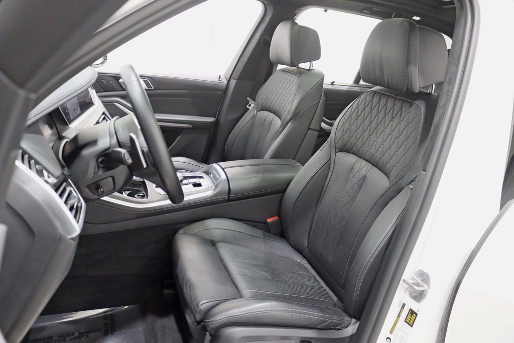 Used 2022 BMW X5 xDrive40i w/ M Sport Package image 31