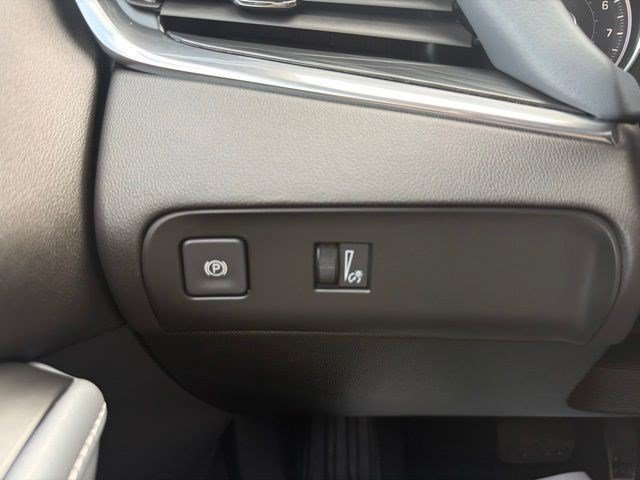 Used 2024 Buick Enclave Essence w/ Sport Touring Edition AWD/4WD image 31