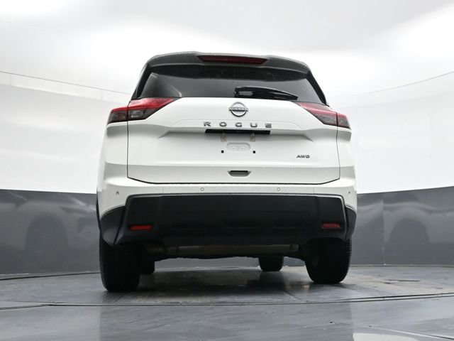 Used 2024 Nissan Rogue S image 30